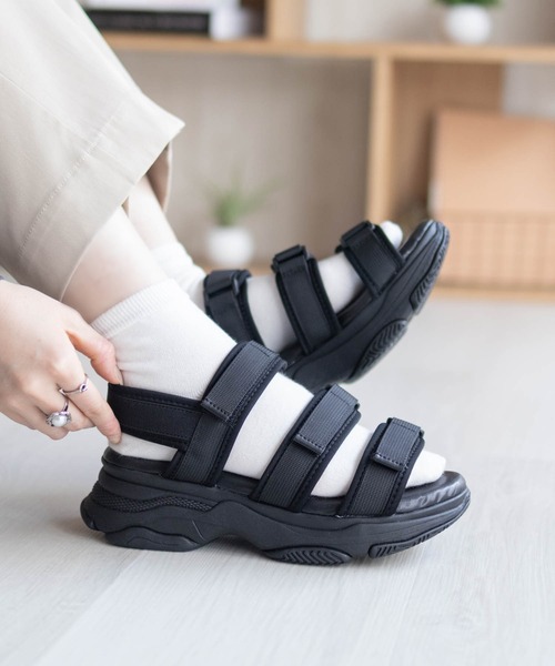 HusHusH（ハッシュアッシュ）の「HusHusH テープ使い厚底スポーツサンダル（サンダル・レディース・グレー/ブラック・S/M/L）」の8枚目の写真