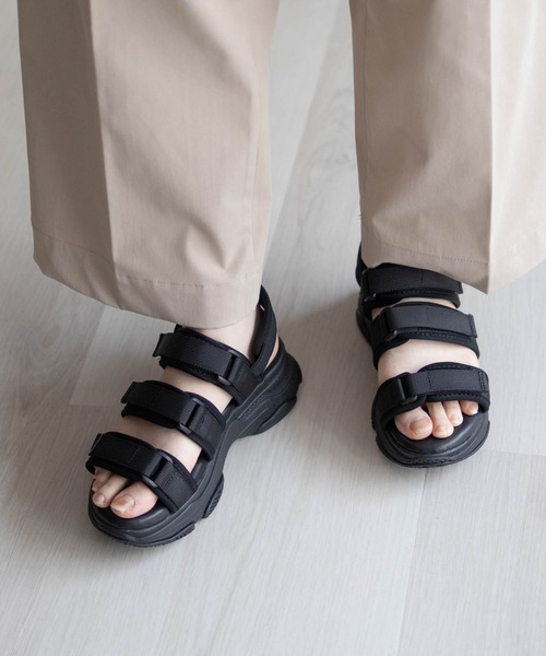 HusHusH（ハッシュアッシュ）の「HusHusH テープ使い厚底スポーツサンダル（サンダル・レディース・グレー/ブラック・S/M/L）」の10枚目の写真