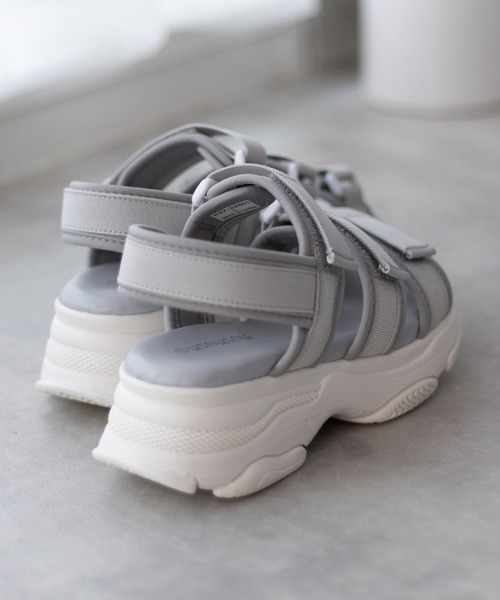 HusHusH（ハッシュアッシュ）の「HusHusH テープ使い厚底スポーツサンダル（サンダル・レディース・グレー/ブラック・S/M/L）」の16枚目の写真