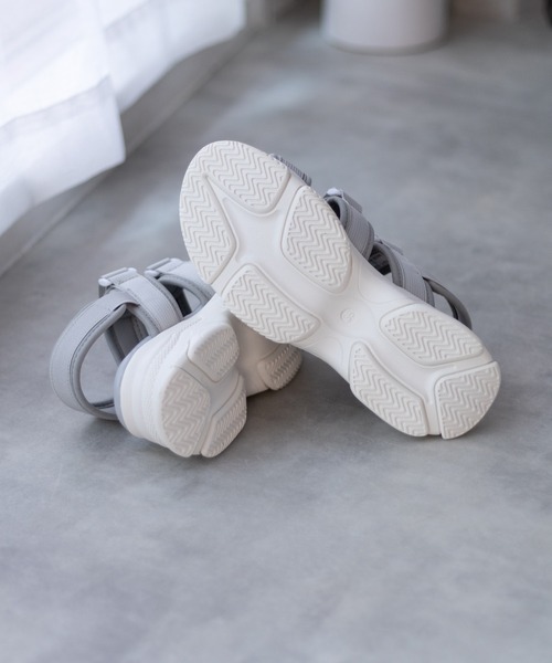 HusHusH（ハッシュアッシュ）の「HusHusH テープ使い厚底スポーツサンダル（サンダル・レディース・グレー/ブラック・S/M/L）」の18枚目の写真