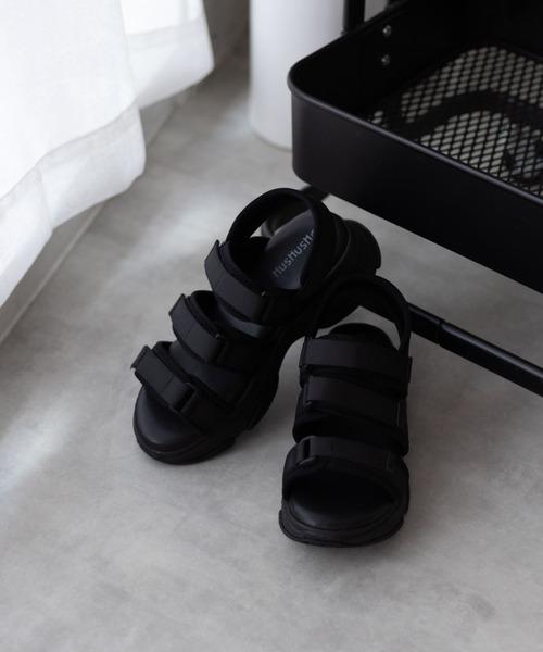 HusHusH（ハッシュアッシュ）の「HusHusH テープ使い厚底スポーツサンダル（サンダル・レディース・グレー/ブラック・S/M/L）」の22枚目の写真