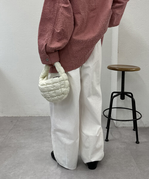 w closet(ダブルクローゼット)の「【2サイズ展開】イージーコクーンパンツ(その他パンツ・レディース・オフホワイト/ネイビー・2/1)」の7枚目の写真