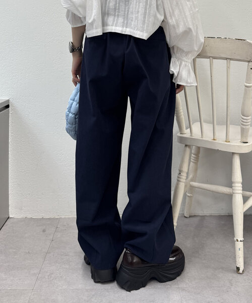 w closet(ダブルクローゼット)の「【2サイズ展開】イージーコクーンパンツ(その他パンツ・レディース・オフホワイト/ネイビー・2/1)」の19枚目の写真