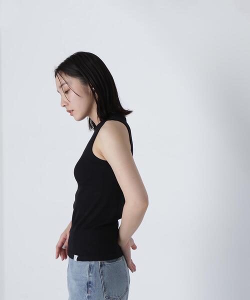 NATURAL BEAUTY BASIC(ナチュラルビューティーベーシック)の「◇カップインタンクシリーズ アメリカンスリーブ(タンクトップ・レディース・オフホワイト/ベージュ/ブラック・MEDIUM/SMALL)」の19枚目の写真