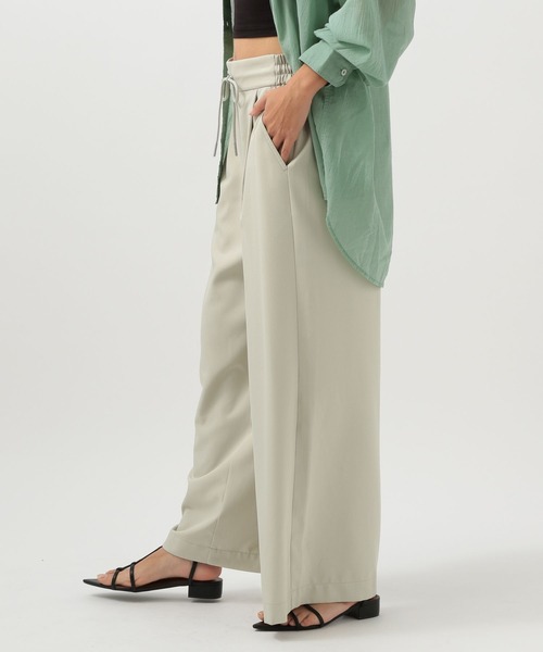 BAYFLOW（ベイフロー）の「[撥水加工・接触冷感・イージーケア・UVケア機能]RPワイドパンツ（その他パンツ・レディース・ブルー/グレイッシュベージュ/ブラック/イエロー・SMALL/MEDIUM）」の15枚目の写真