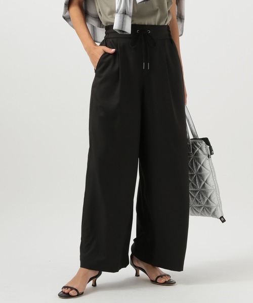 BAYFLOW（ベイフロー）の「[撥水加工・接触冷感・イージーケア・UVケア機能]RPワイドパンツ（その他パンツ・レディース・ブルー/グレイッシュベージュ/ブラック/イエロー・SMALL/MEDIUM）」の17枚目の写真