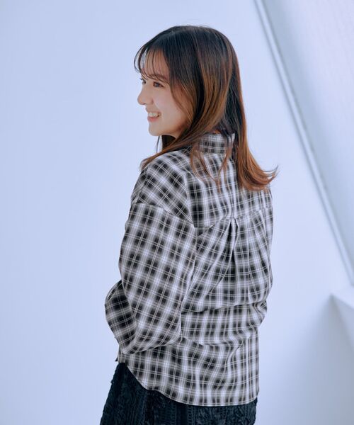 COHINA(コヒナ)の「2wayカシュクールチェックシャツ 【低身長・小柄女性】(シャツ/ブラウス・レディース・ブラック/グレー/ベージュ・ONE SIZE)」の6枚目の写真