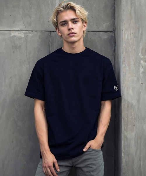 NEWTRAL PRODUCTS(ニュートラルプロダクツ)の「NEWTRAL(ニュートラル)/205 5.6oz スタンダードエンブレムT/サイズ展開多数 コットン 無地 半袖 Tシャツ(Tシャツ/カットソー・レディース・ブラック/ライトブルー/ブルー/レッド/アッシュグレー/グレー/ネイビー/チャコールグレー/ホワイト/ダークグリーン/サンドベージュ/ライトピンク・S/M/L/XL/XXL)」の9枚目の写真