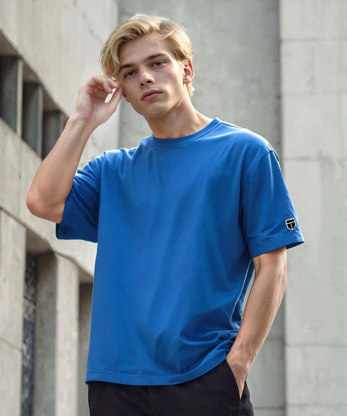 NEWTRAL PRODUCTS(ニュートラルプロダクツ)の「NEWTRAL(ニュートラル)/205 5.6oz スタンダードエンブレムT/サイズ展開多数 コットン 無地 半袖 Tシャツ(Tシャツ/カットソー・レディース・ブラック/ライトブルー/ブルー/レッド/アッシュグレー/グレー/ネイビー/チャコールグレー/ホワイト/ダークグリーン/サンドベージュ/ライトピンク・S/M/L/XL/XXL)」の10枚目の写真