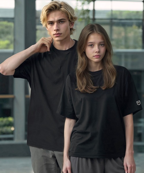 NEWTRAL PRODUCTS(ニュートラルプロダクツ)の「NEWTRAL(ニュートラル)/205 5.6oz スタンダードエンブレムT/サイズ展開多数 コットン 無地 半袖 Tシャツ(Tシャツ/カットソー・レディース・ブラック/ライトブルー/ブルー/レッド/アッシュグレー/グレー/ネイビー/チャコールグレー/ホワイト/ダークグリーン/サンドベージュ/ライトピンク・S/M/L/XL/XXL)」の2枚目の写真