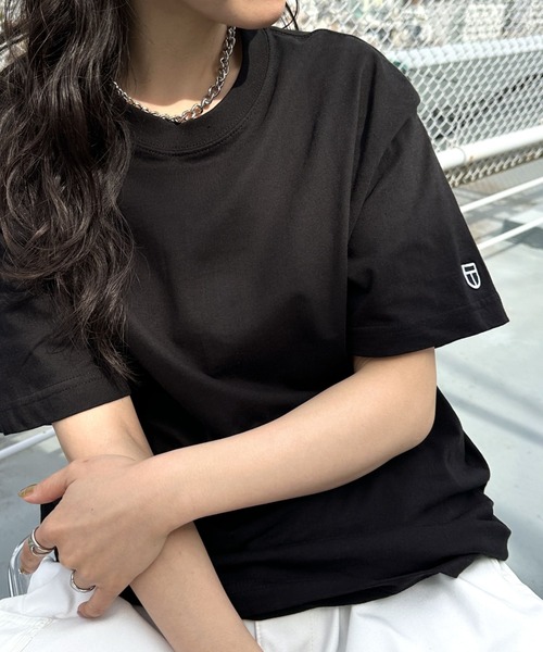 NEWTRAL PRODUCTS(ニュートラルプロダクツ)の「NEWTRAL(ニュートラル)/205 5.6oz スタンダードエンブレムT/サイズ展開多数 コットン 無地 半袖 Tシャツ(Tシャツ/カットソー・レディース・ブラック/ライトブルー/ブルー/レッド/アッシュグレー/グレー/ネイビー/チャコールグレー/ホワイト/ダークグリーン/サンドベージュ/ライトピンク・S/M/L/XL/XXL)」の19枚目の写真