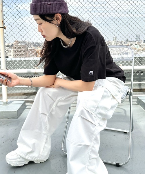 NEWTRAL PRODUCTS(ニュートラルプロダクツ)の「NEWTRAL(ニュートラル)/205 5.6oz スタンダードエンブレムT/サイズ展開多数 コットン 無地 半袖 Tシャツ(Tシャツ/カットソー・レディース・ブラック/ライトブルー/ブルー/レッド/アッシュグレー/グレー/ネイビー/チャコールグレー/ホワイト/ダークグリーン/サンドベージュ/ライトピンク・S/M/L/XL/XXL)」の22枚目の写真