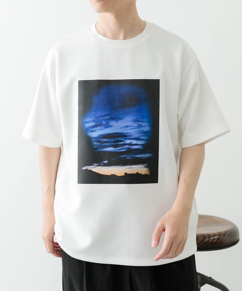 ITEMS URBANRESEARCH（アイテムズ アーバンリサーチ）の「Art Graphic ポンチTシャツ Dawn（Tシャツ/カットソー・メンズ・ブラック/ホワイト・MEDIUM/LARGE）」の5枚目の写真