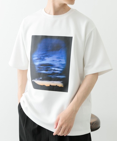 ITEMS URBANRESEARCH（アイテムズ アーバンリサーチ）の「Art Graphic ポンチTシャツ Dawn（Tシャツ/カットソー・メンズ・ブラック/ホワイト・MEDIUM/LARGE）」の6枚目の写真