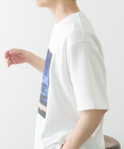 ITEMS URBANRESEARCH（アイテムズ アーバンリサーチ）の「Art Graphic ポンチTシャツ Dawn（Tシャツ/カットソー・メンズ・ブラック/ホワイト・MEDIUM/LARGE）」の7枚目の写真