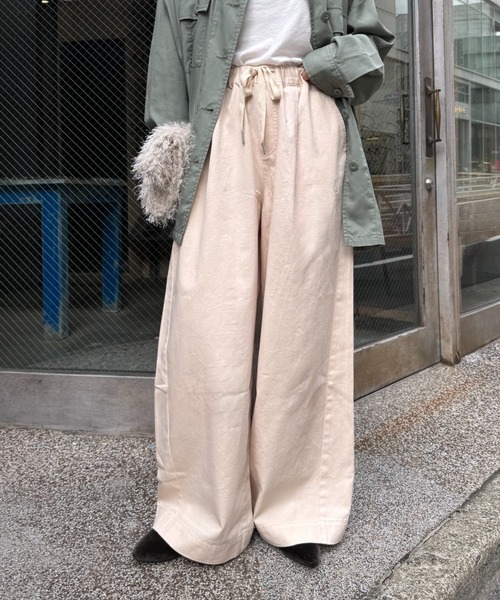 CIAOPANIC TYPY(チャオパニックティピー)の「【低身長・高身長対応/サイズ展開あり】スタイルアップ柔らかワイドイージーパンツ/デニム/スラックス(デニムパンツ・レディース・サックスブルー/ブルー/ブラック/ホワイト/ネイビー/ブラック系その他/グレー/ベージュ/ブラウン・SMALL/MEDIUM/LARGE/X-SMALL/X-LARGE)」の12枚目の写真