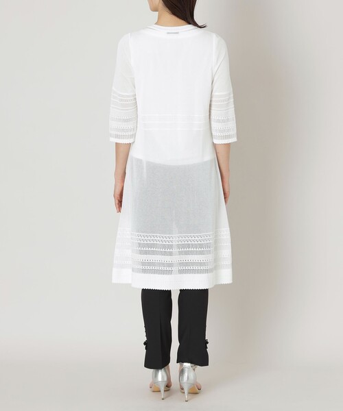 TO BE CHIC(トゥー ビー シック)の「透かし編み ロングカーディガン(カーディガン/ボレロ・レディース・ダークネイビー/オフホワイト・40/42)」の7枚目の写真