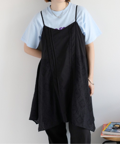cepo(セポ)の「スカラップ刺繍キャミワンピース(ワンピース・レディース・オフホワイト/ブラック・M)」の2枚目の写真