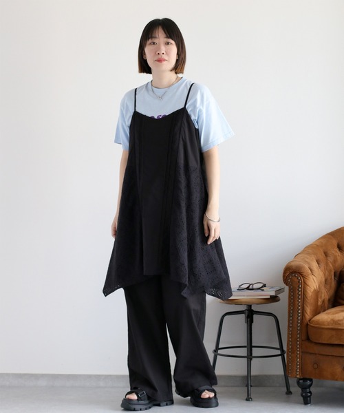 cepo(セポ)の「スカラップ刺繍キャミワンピース(ワンピース・レディース・オフホワイト/ブラック・M)」の3枚目の写真
