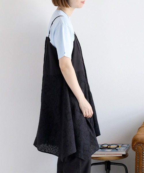 cepo(セポ)の「スカラップ刺繍キャミワンピース(ワンピース・レディース・オフホワイト/ブラック・M)」の12枚目の写真