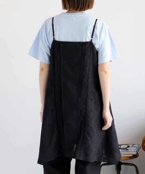 cepo(セポ)の「スカラップ刺繍キャミワンピース(ワンピース・レディース・オフホワイト/ブラック・M)」の11枚目の写真