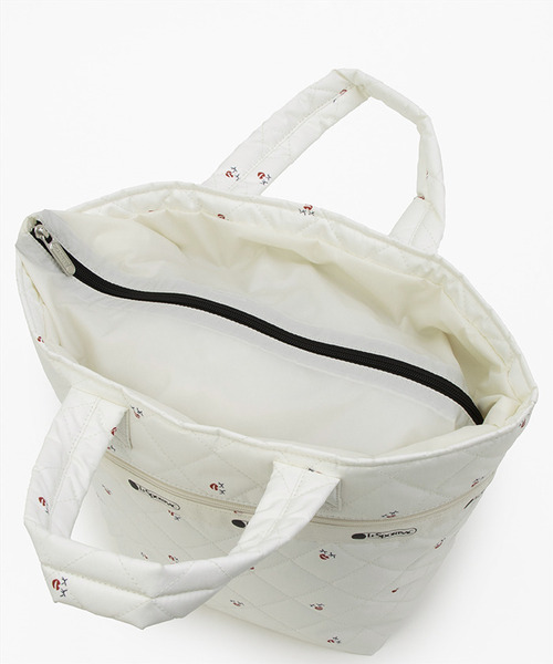 LeSportsac(レスポートサック)の「MEDIUM MULTI TOTE ハミングリップスキルト(トートバッグ・レディース・ホワイト・FREE)」の7枚目の写真