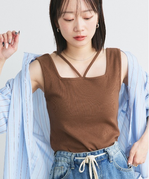 ad thie(アドティエ)の「2wayネック スクエアホルター リブタンクトップ(タンクトップ・レディース・ブラウン/チャコール/ブラック/カーキ/アイボリー/オフホワイト/ピンク/レッド・MEDIUM/LARGE/LL)」の4枚目の写真