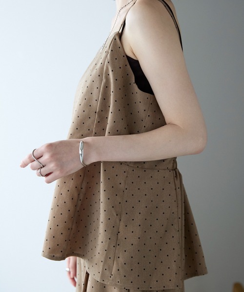 each(イーチ)の「【セットアップ対応】ドット柄ペプラムキャミビスチェ(キャミソール・レディース・ブラック/ベージュ・FREE)」の20枚目の写真