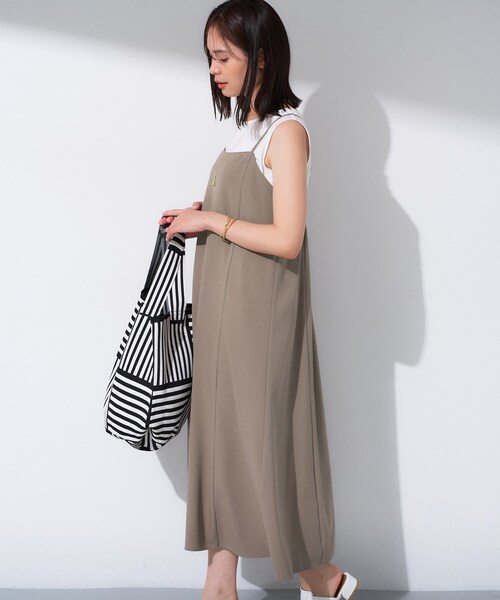 INDIVI（インディヴィ）の「【UVケア】エアリージョーゼット キャミワンピース（ワンピース・レディース・ダークグレー/ブラウン系/ブラック・38/34/15 /13/05）」の9枚目の写真