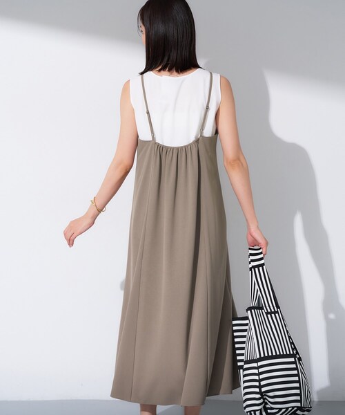 INDIVI（インディヴィ）の「【UVケア】エアリージョーゼット キャミワンピース（ワンピース・レディース・ダークグレー/ブラウン系/ブラック・38/34/15 /13/05）」の10枚目の写真