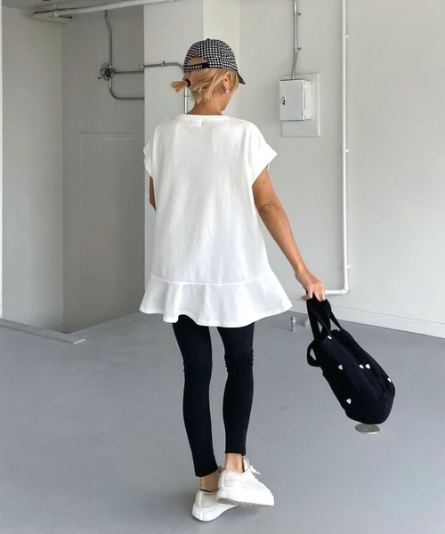 CHERI since1985（シェリ）の「裾フリルフレンチスリーブＴ（Tシャツ/カットソー・レディース・ブラック/ホワイト・FREE）」の4枚目の写真