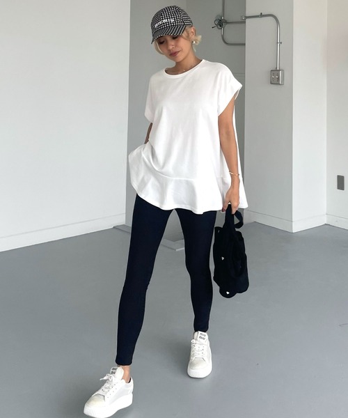 CHERI since1985（シェリ）の「裾フリルフレンチスリーブＴ（Tシャツ/カットソー・レディース・ブラック/ホワイト・FREE）」の5枚目の写真