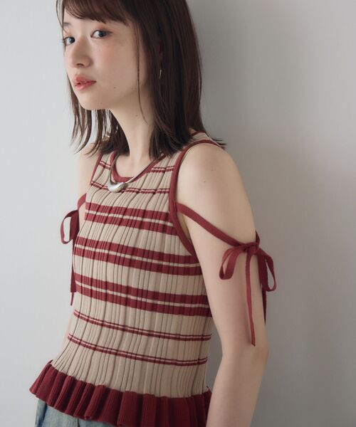 kivi(キヴィ)の「frills border knit(タンクトップ・レディース・ベージュ/グリーン/ホワイト・FREE)」の1枚目の写真