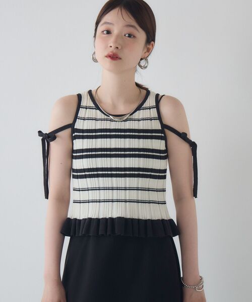 kivi(キヴィ)の「frills border knit(タンクトップ・レディース・ベージュ/グリーン/ホワイト・FREE)」の4枚目の写真