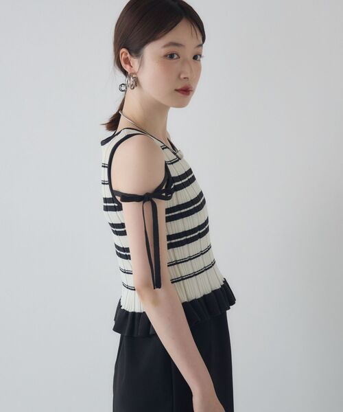 kivi(キヴィ)の「frills border knit(タンクトップ・レディース・ベージュ/グリーン/ホワイト・FREE)」の5枚目の写真