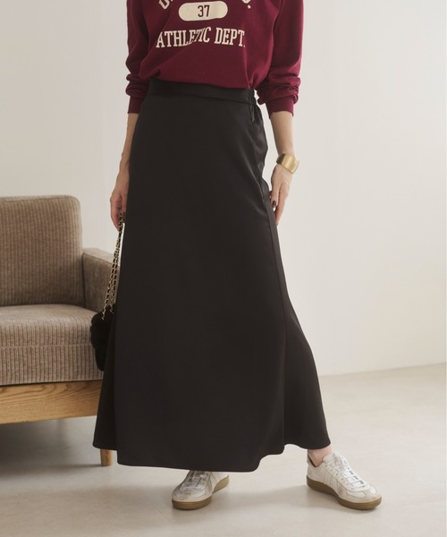 ANGIE(アンジー)の「【セットアップ対応】サテン マーメイド フレアスカート(スカート・レディース・ブラック/ブラウン/ベージュ・MEDIUM/LARGE)」の4枚目の写真