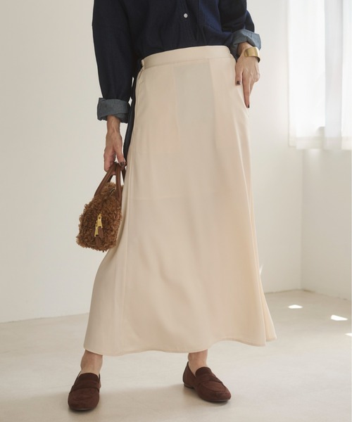 ANGIE(アンジー)の「【セットアップ対応】サテン マーメイド フレアスカート(スカート・レディース・ブラック/ブラウン/ベージュ・MEDIUM/LARGE)」の18枚目の写真