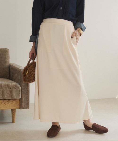 ANGIE(アンジー)の「【セットアップ対応】サテン マーメイド フレアスカート(スカート・レディース・ブラック/ブラウン/ベージュ・MEDIUM/LARGE)」の10枚目の写真