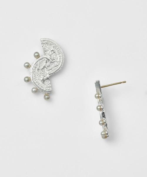 agete（アガット）の「シルバーパールピアス（ピアス（両耳用）・レディース・ライトグレー・FREE）」の3枚目の写真