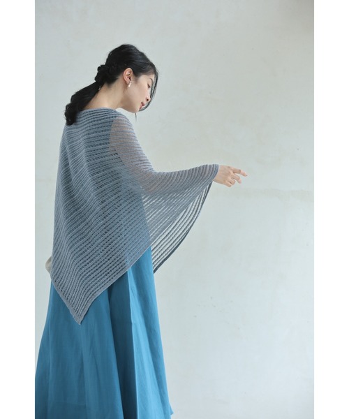 cawaii(カワイイ)の「涼しく肌をカバーする。ふんわり柔らかサマーニットポンチョ(その他トップス・レディース・ベージュ/グレー・FREE)」の1枚目の写真