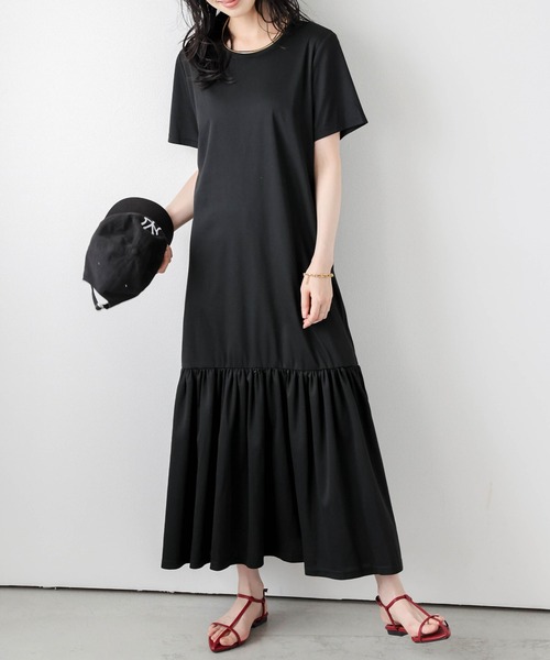 AMELY(エミリー)の「ギャザーTシャツワンピース(ワンピース・レディース・ブラック/カーキブラウン/グレー・フリー)」の4枚目の写真