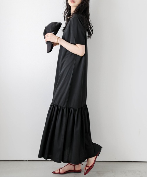 AMELY(エミリー)の「ギャザーTシャツワンピース(ワンピース・レディース・ブラック/カーキブラウン/グレー・フリー)」の5枚目の写真