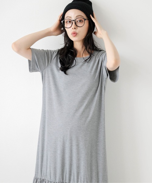AMELY(エミリー)の「ギャザーTシャツワンピース(ワンピース・レディース・ブラック/カーキブラウン/グレー・フリー)」の14枚目の写真