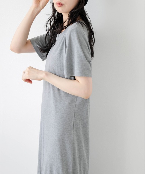 AMELY(エミリー)の「ギャザーTシャツワンピース(ワンピース・レディース・ブラック/カーキブラウン/グレー・フリー)」の15枚目の写真