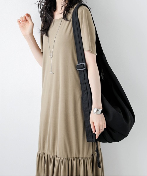 AMELY(エミリー)の「ギャザーTシャツワンピース(ワンピース・レディース・ブラック/カーキブラウン/グレー・フリー)」の19枚目の写真