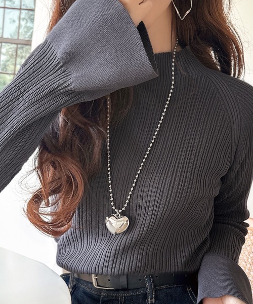 セール】袖にキュン♪大人女子の旬顔トップス。袖フレアハイネック