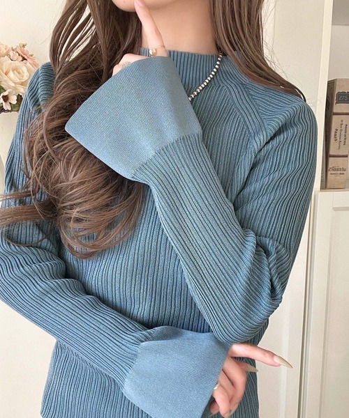 セール】袖にキュン♪大人女子の旬顔トップス。袖フレアハイネック