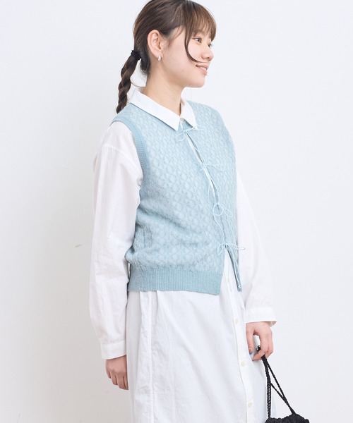AMBIDEX（アンビデックス）の「幾何学レースジャカード リボンベスト（ベスト・レディース・サックスブルー/ブラック/アイボリー・FREE）」の7枚目の写真