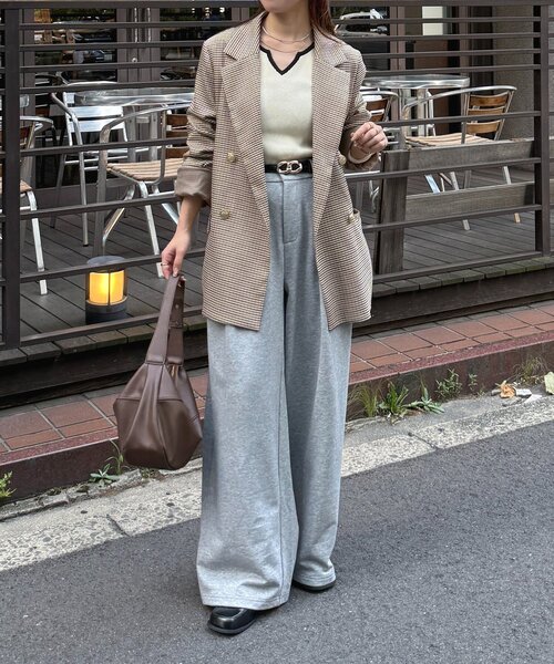 Thevon(ゼボン)の「バイカラーキーネックリブニット(ニット/セーター・レディース・アイボリー/ブラック/グレー/グリーン・FREE)」の10枚目の写真