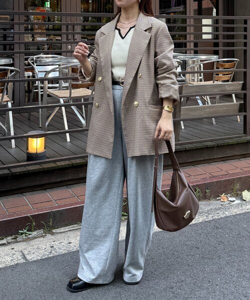 Thevon(ゼボン)の「バイカラーキーネックリブニット(ニット/セーター・レディース・アイボリー/ブラック/グレー/グリーン・FREE)」の11枚目の写真